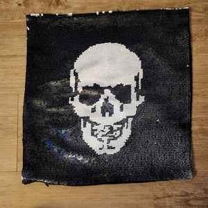 Double view skull cushion cover